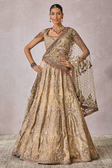 Blouse-Dupatta-Lehenga-Veil