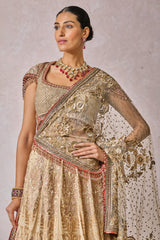 Blouse-Dupatta-Lehenga-Veil