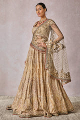 Blouse-Dupatta-Lehenga-Veil