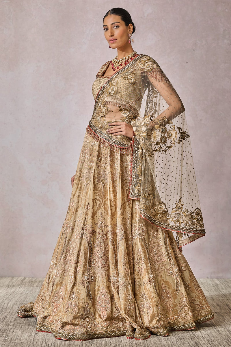 Blouse-Dupatta-Lehenga-Veil