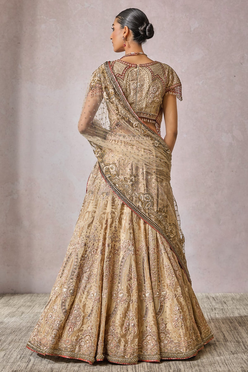 Blouse-Dupatta-Lehenga-Veil