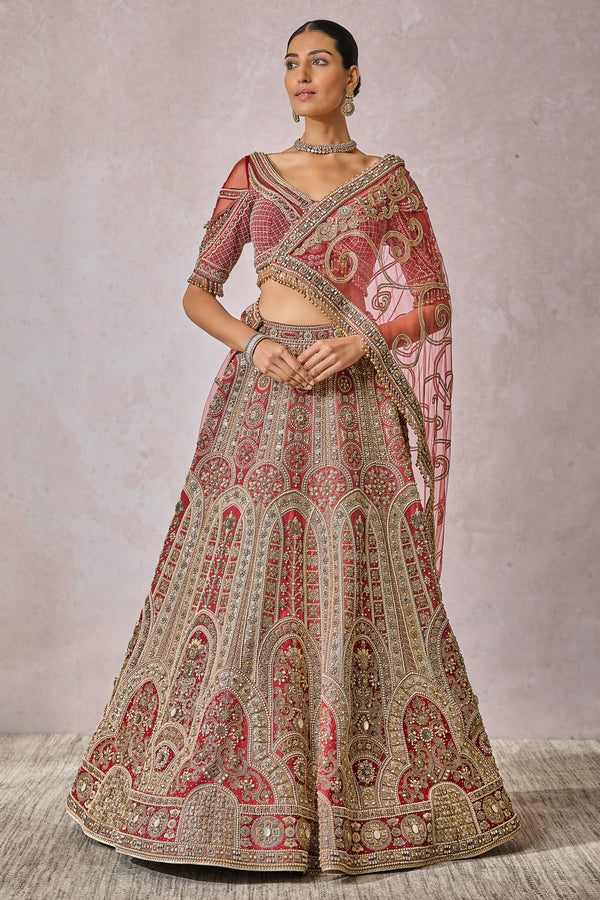 Blouse-Dupatta-Lehenga-Veil