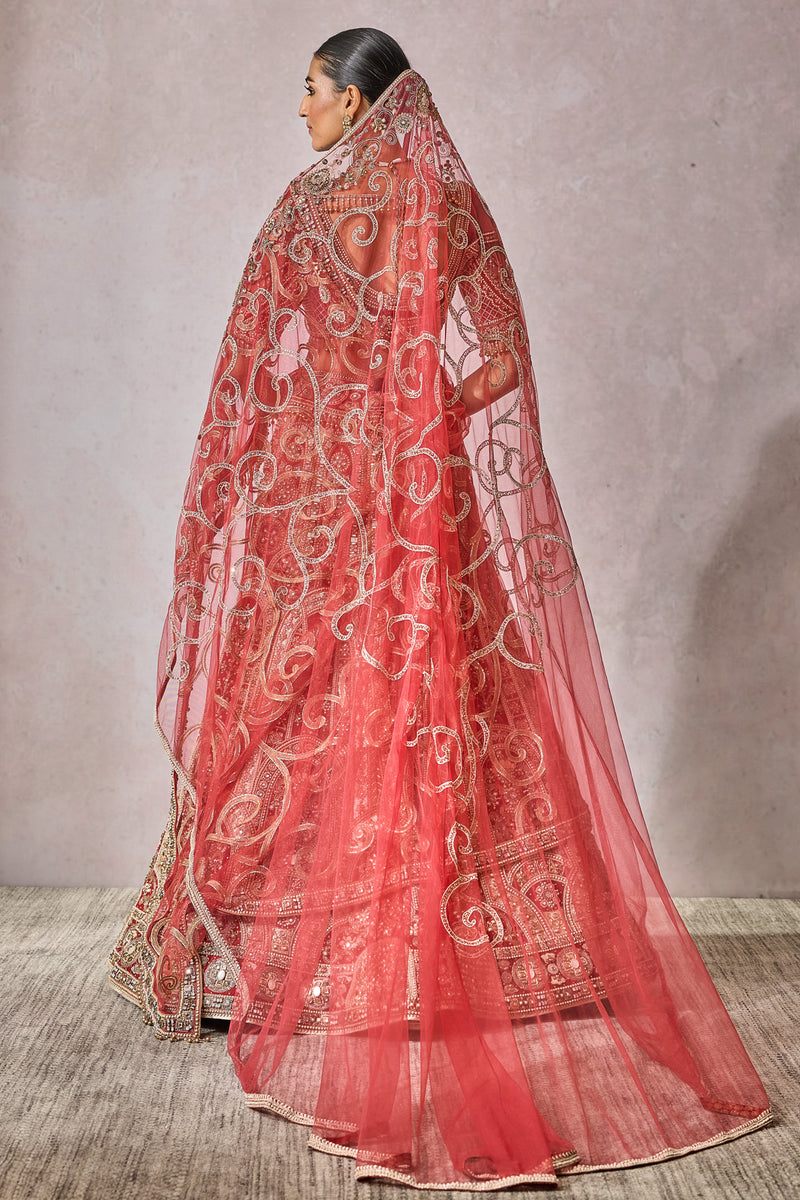 Blouse-Dupatta-Lehenga-Veil
