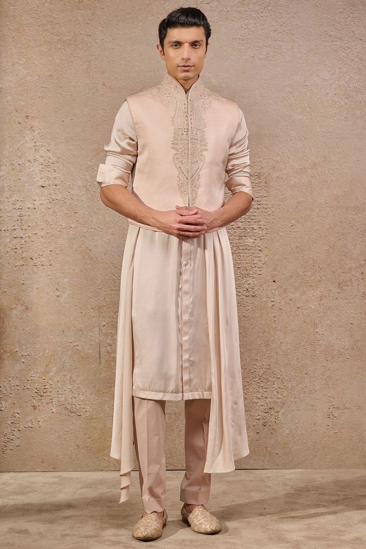 Embroidered Textured Waistcoat