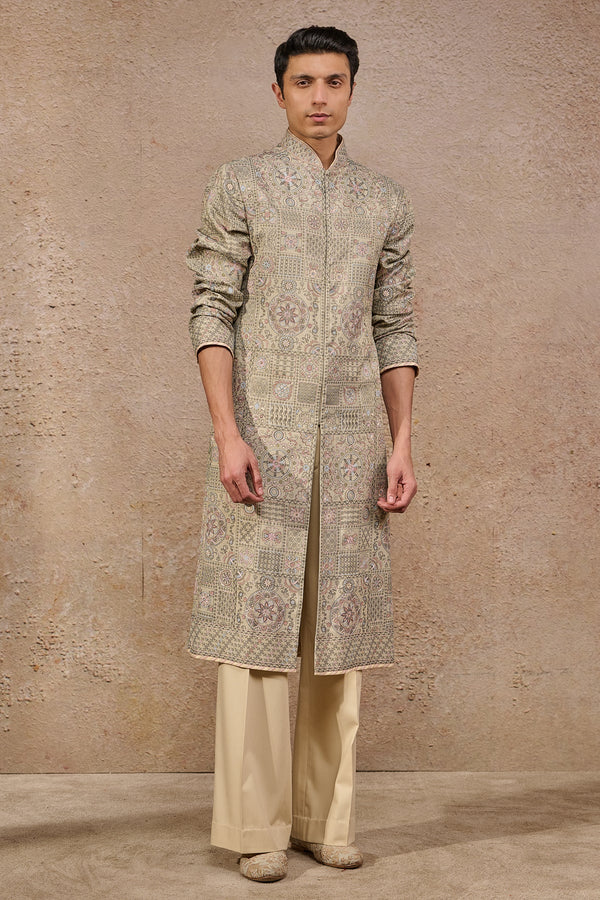 Resham Embroidered Classic Kurta