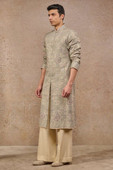 Resham Embroidered Classic Kurta