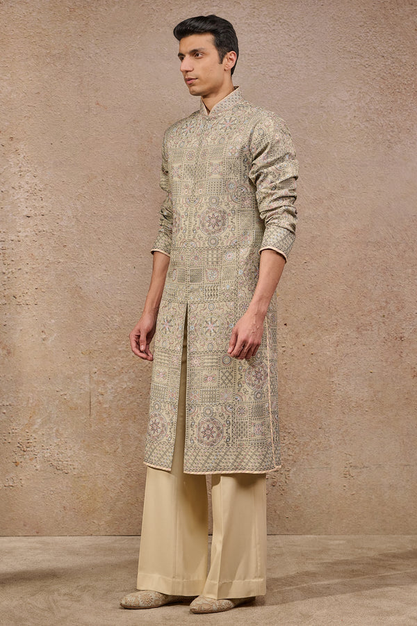 Resham Embroidered Classic Kurta