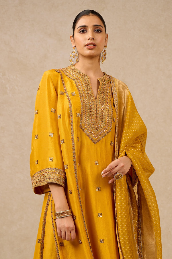 DUPATTA-KURTA-TROUSERS