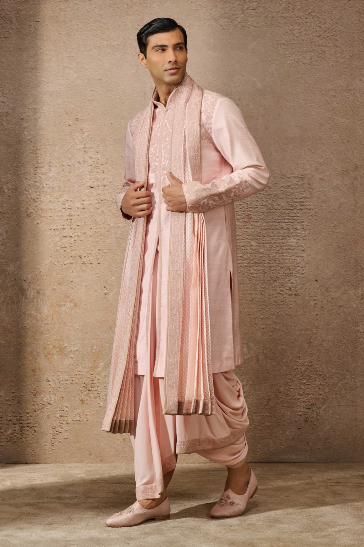 Otherworldly Classic Embroidered Kurta
