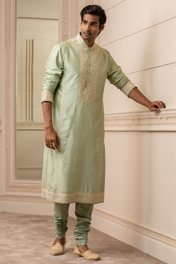 Kurta With Aari And Zardozi Embroidery