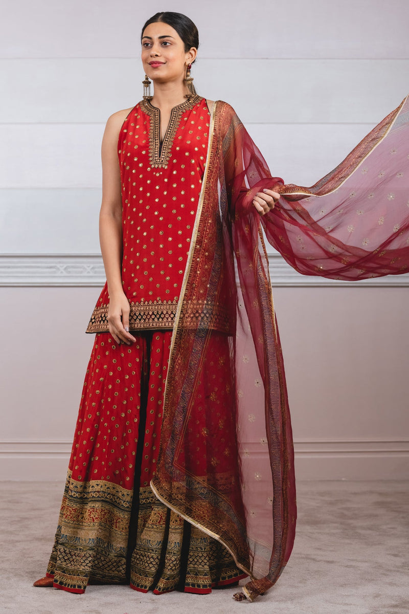 Sleeveless Kurt And Sharara Set In Silk Crepe
