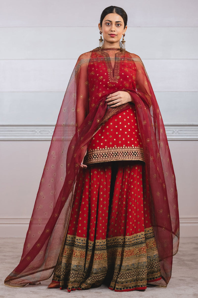 Sleeveless Kurt And Sharara Set In Silk Crepe